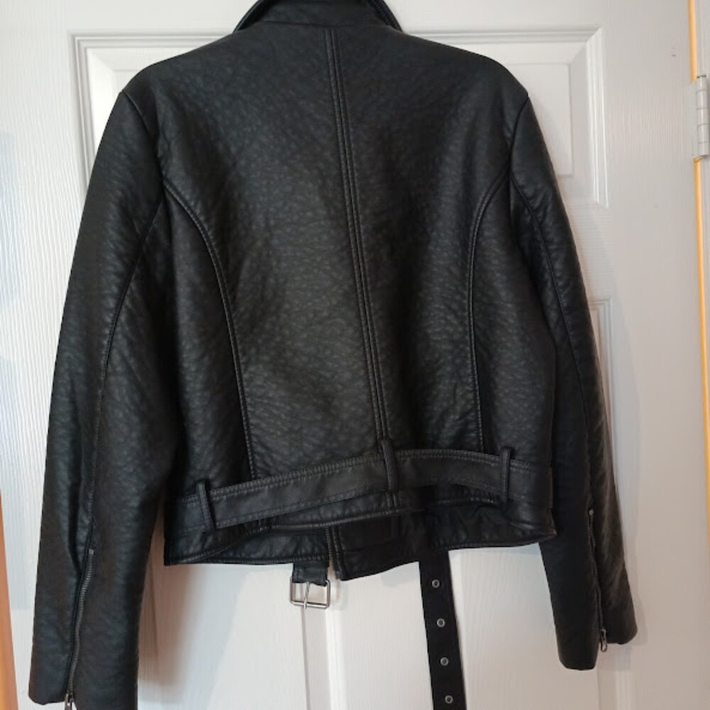 NWT Victoria's Secret Large Pebbled Faux Leather Black Motorcycle Jacket - Picture 3 of 14